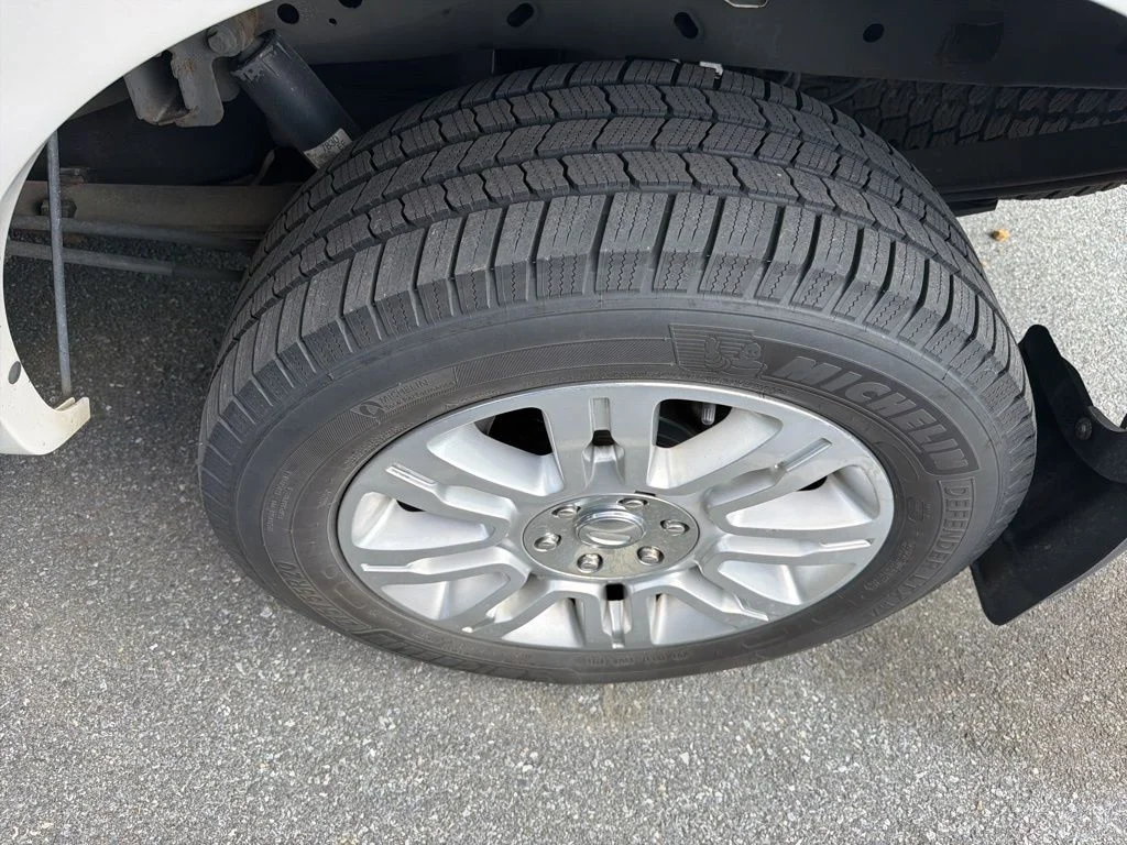 Used 2013 White Ford Platinum image 12