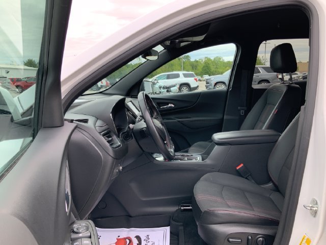 Used 2022 Iridescent Pearl Tricoat Chevrolet RS image 15