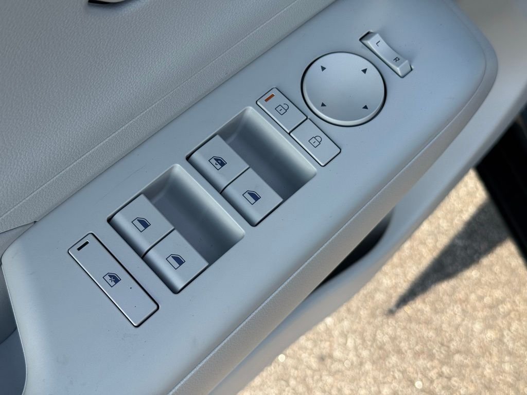 2026 Hyundai Kona SE - Photo 18