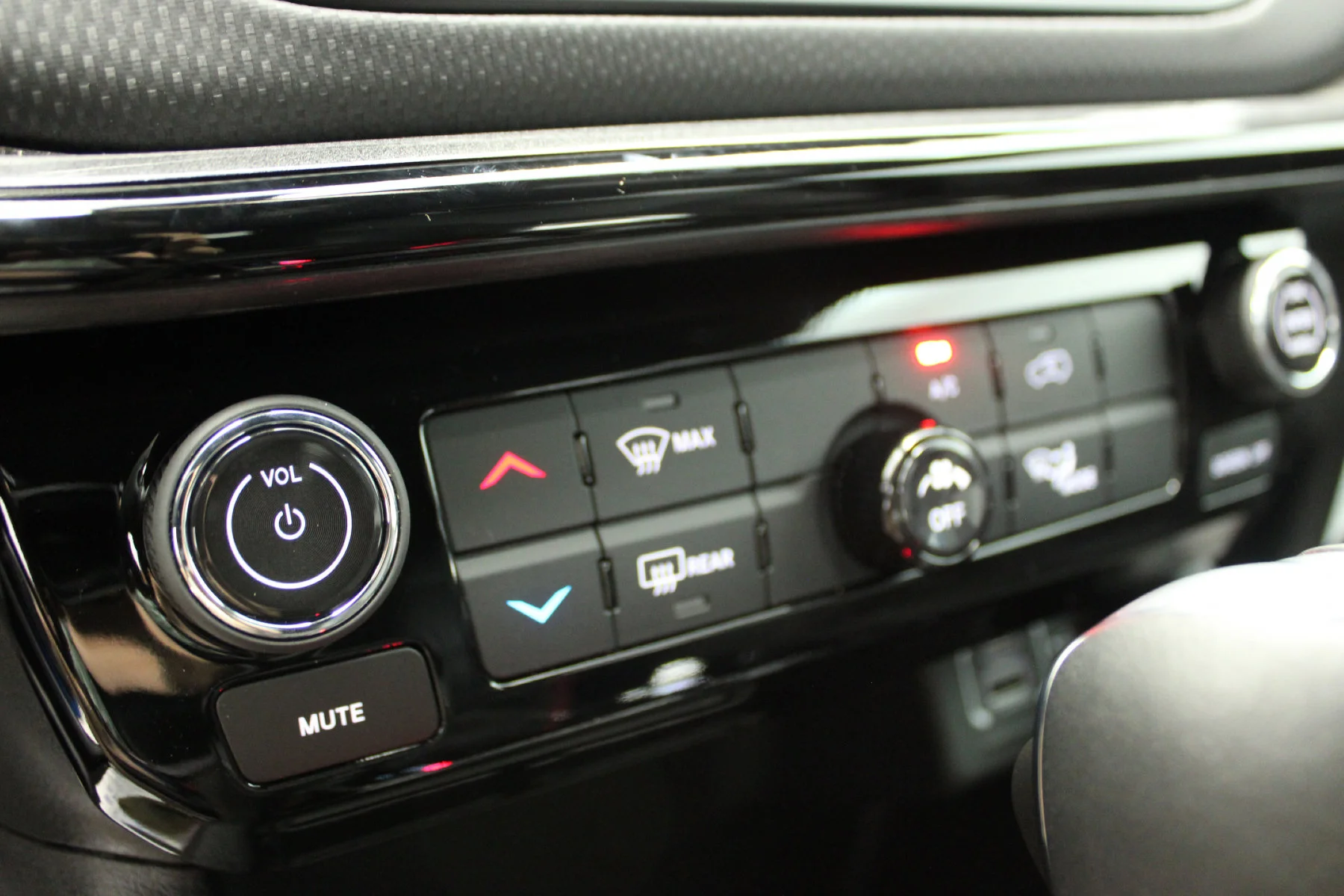 2025 Jeep Compass Latitude - Photo 11