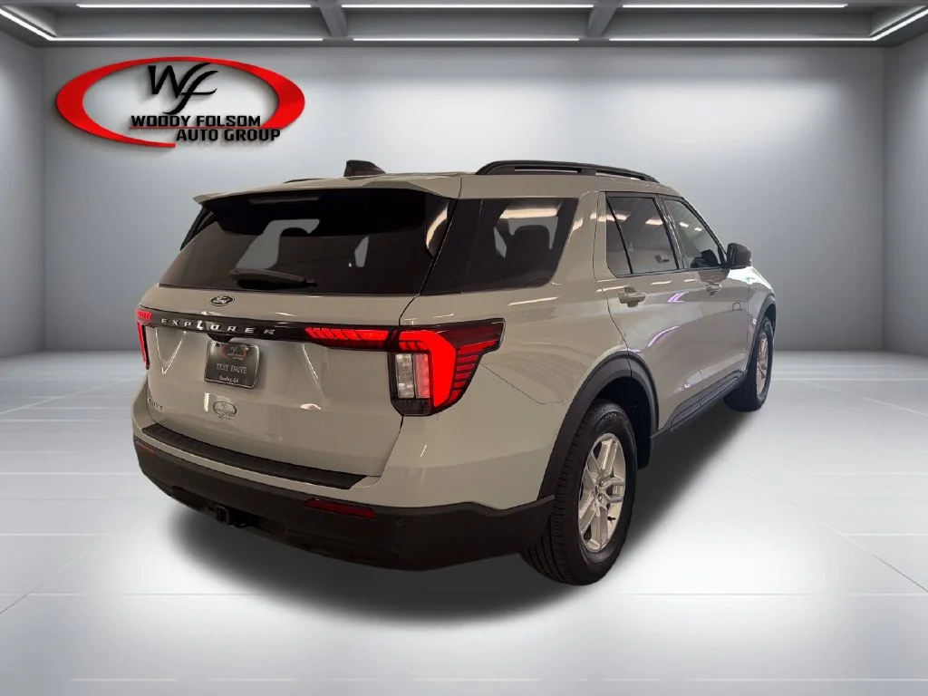 New 2027 Avalanche Gray Ford Active image 6