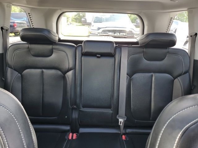 Used 2024 Silver Jeep Limited image 13
