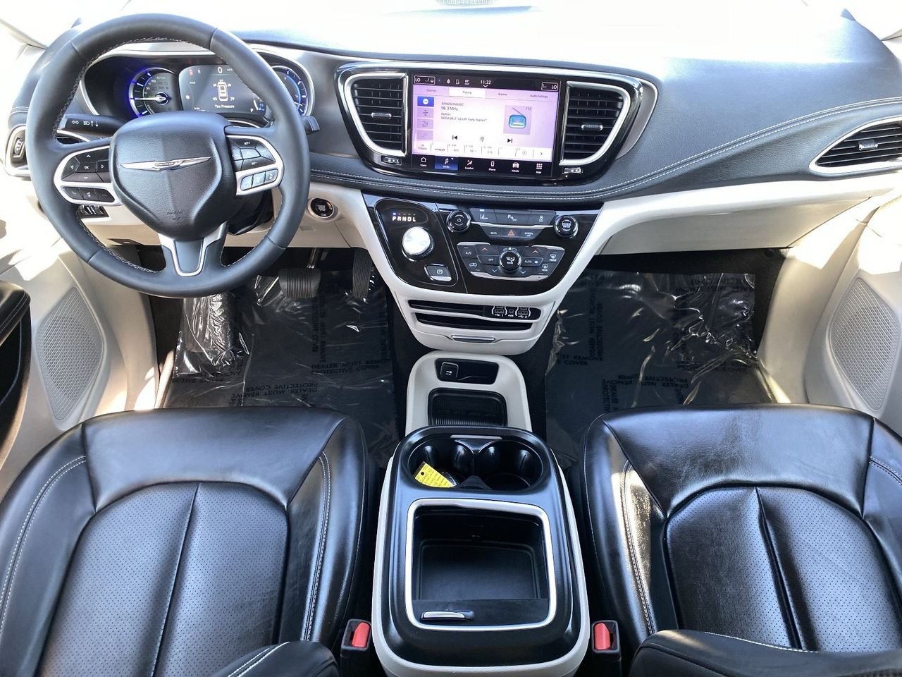 Used 2023 Bright White Chrysler Touring L image 17