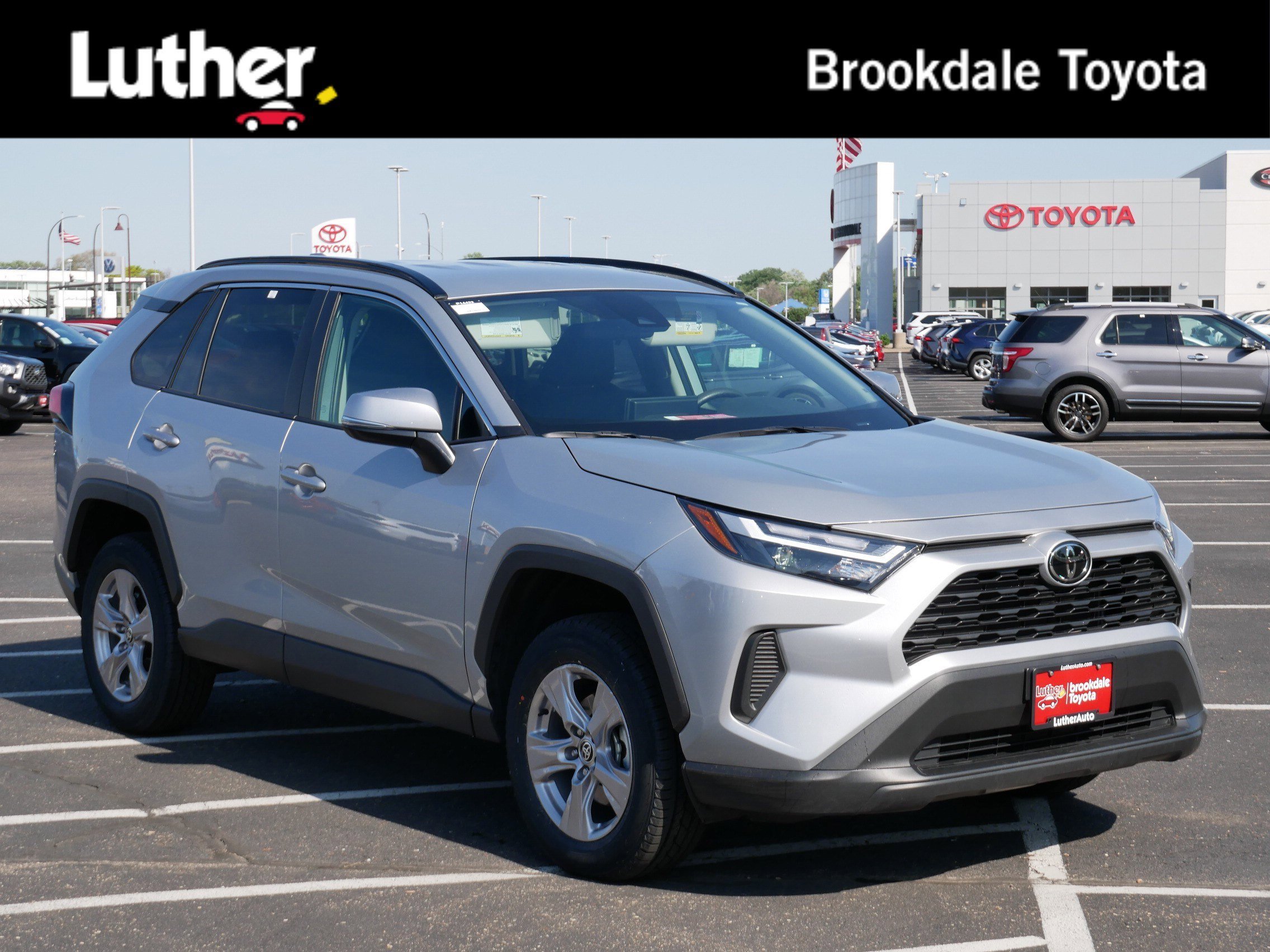2025 Toyota RAV4 XLE AWD's photo
