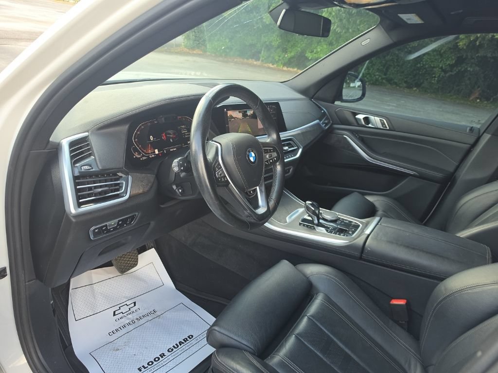 Used 2020 White BMW xDrive40i image 19