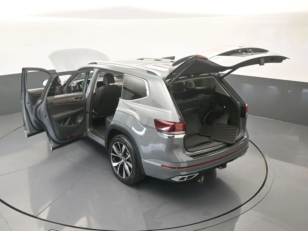 Used 2025 Gray Volkswagen 2.0T SEL Premium R-Line image 60