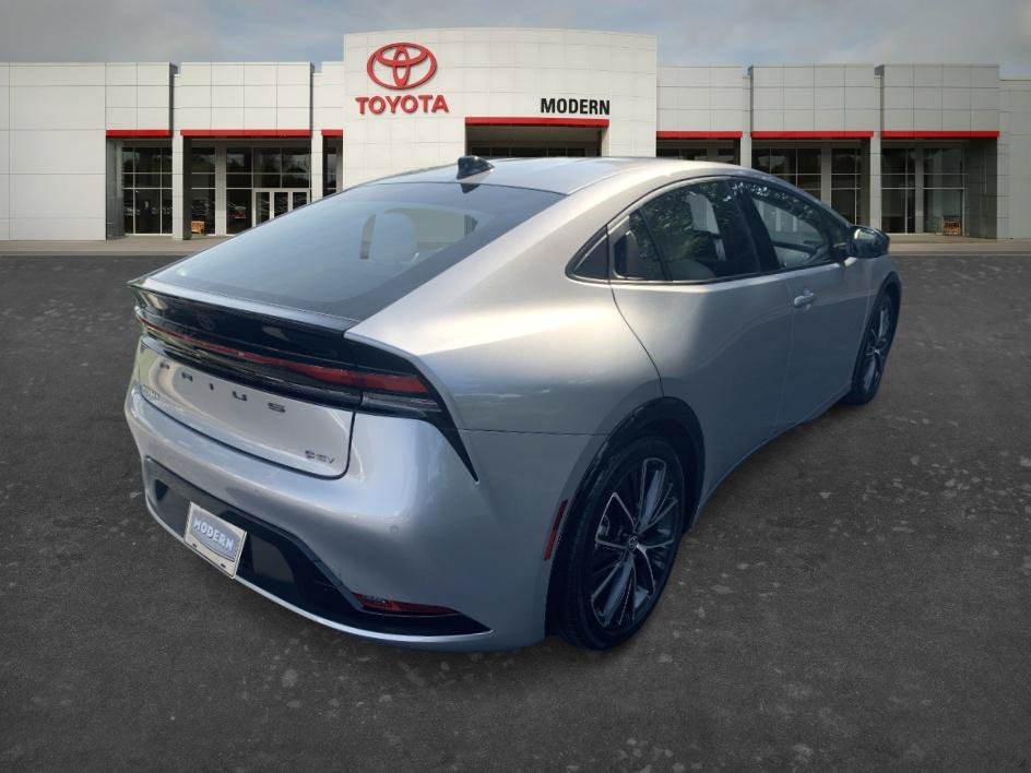 Used 2026 Cutting Edge Toyota XLE image 5