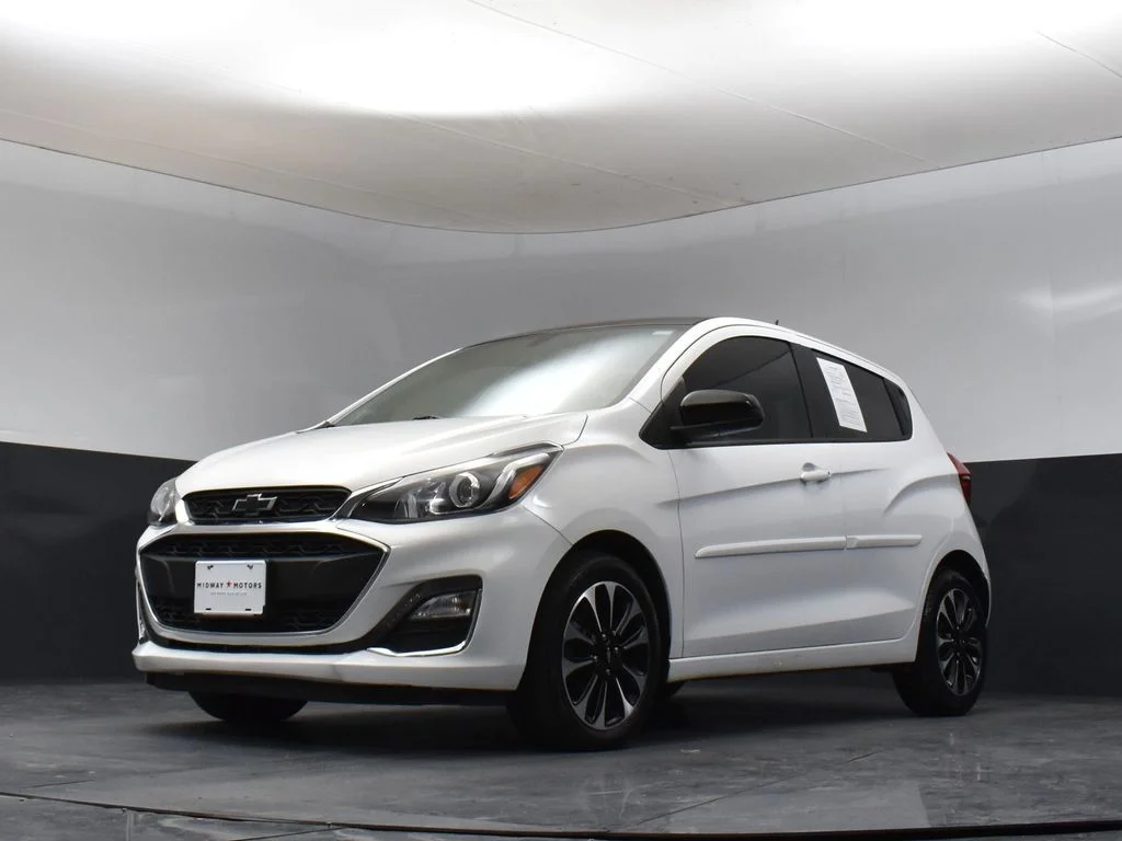 Used 2021 White Chevrolet 1LT image 34