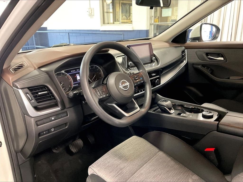 Used 2023 White Nissan SV image 8
