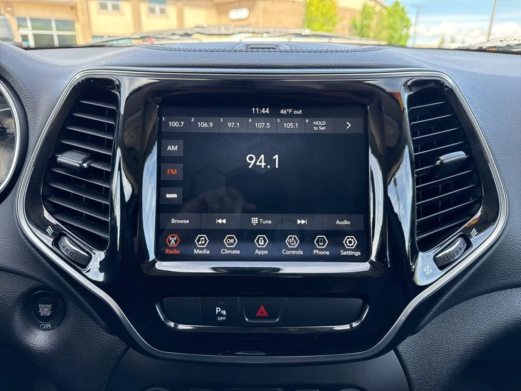 Used 2020 White Jeep Limited image 12