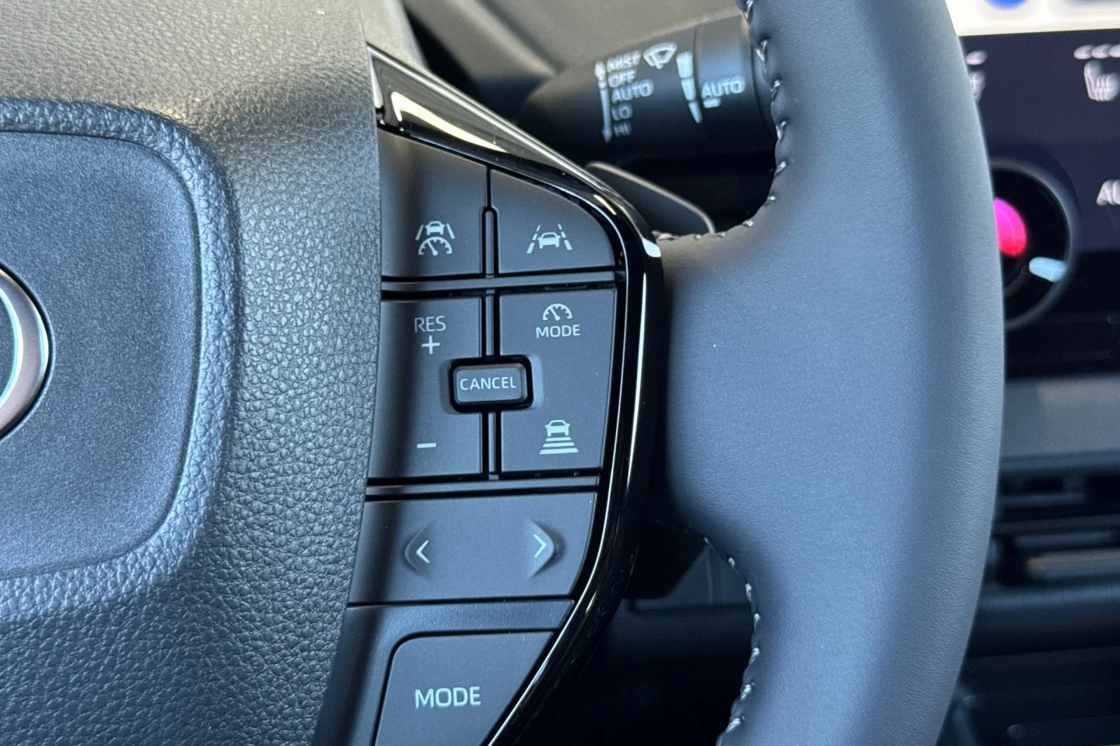 New 2027 Wind Chill Pearl <sup>1</sup> Toyota  XLE image 27