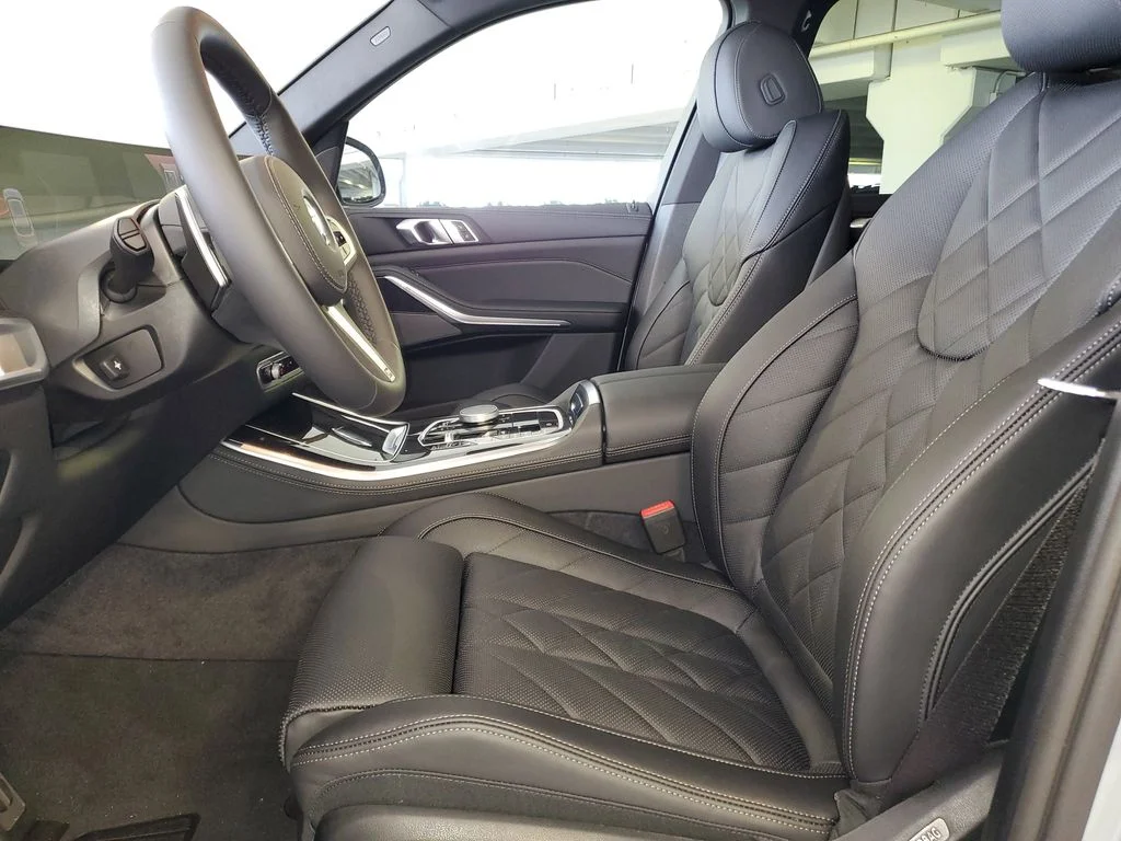 Used 2026 Gray BMW sDrive40i image 16