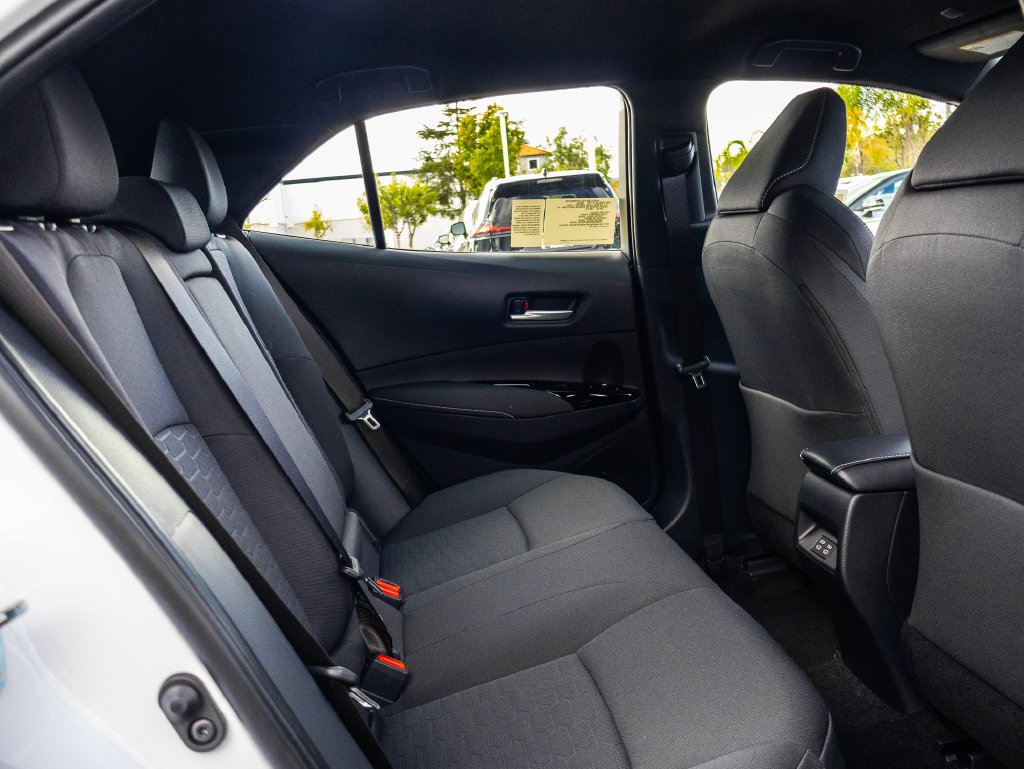 New 2027 Wind Chill Pearl with Black roof <sup>1</sup> Toyota  SE image 14