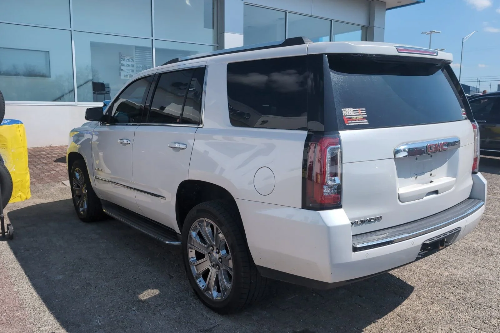 Used 2016 WHITE FROST TRICOAT GMC Denali image 7