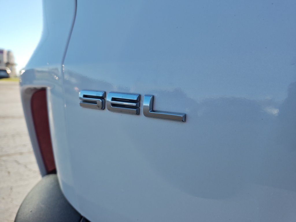 Used 2022 White Ford SEL image 28