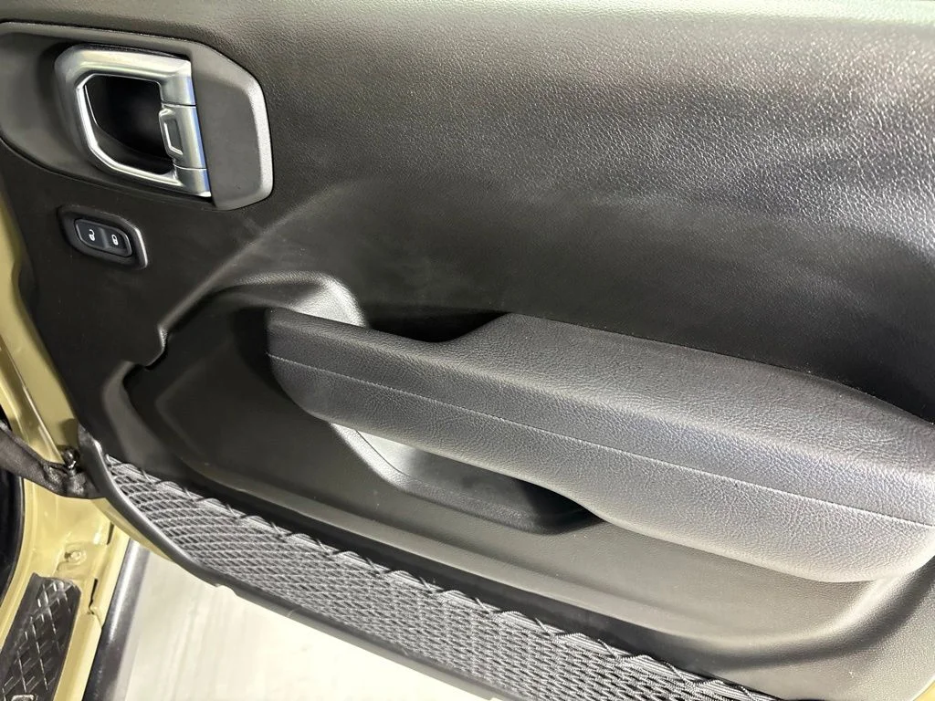 Used 2025 Green Jeep Rubicon image 22