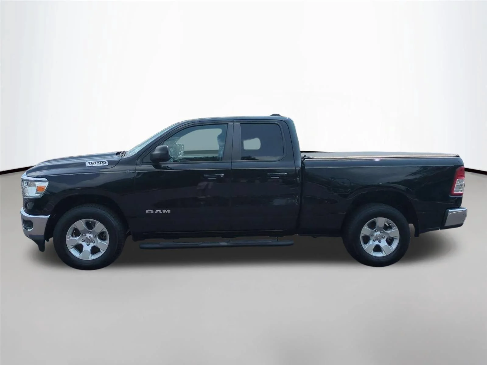 Used 2022 Diamond Black Crystal Pearlcoat Ram Big Horn image 2
