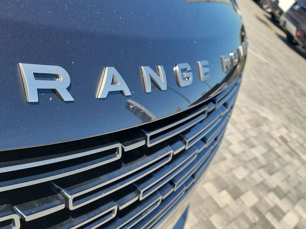 New 2026 Carpathian Grey Land Rover SE image 9