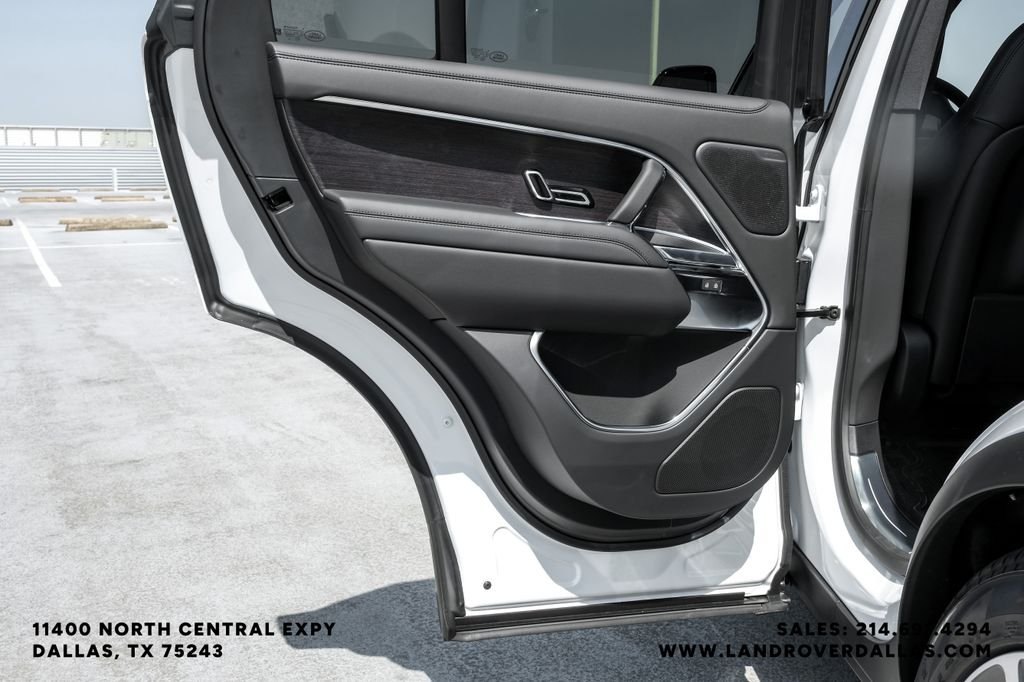 New 2026 Fuji White Land Rover SE image 31