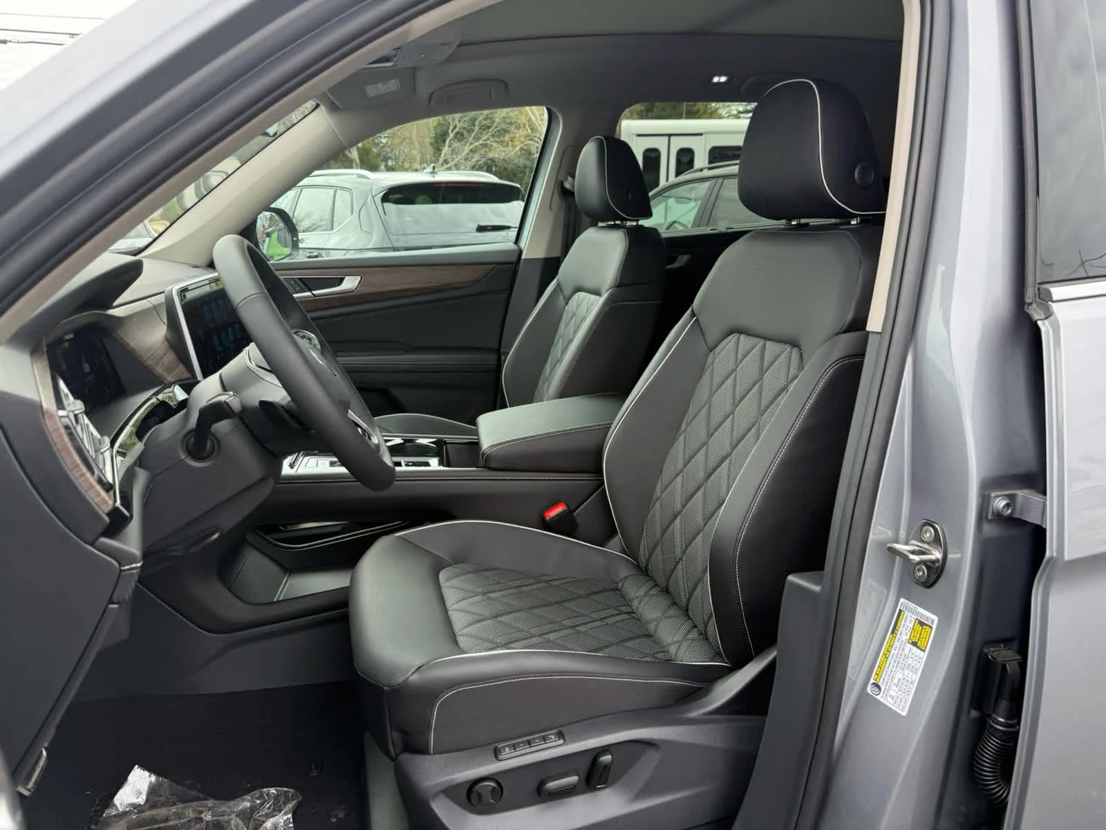 2026 Volkswagen Atlas SEL Premium R-Line - Photo 17