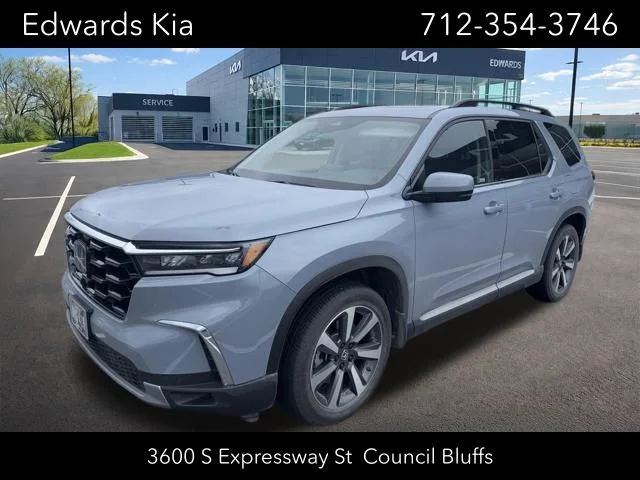 2024 Honda Pilot Touring AWD's photo