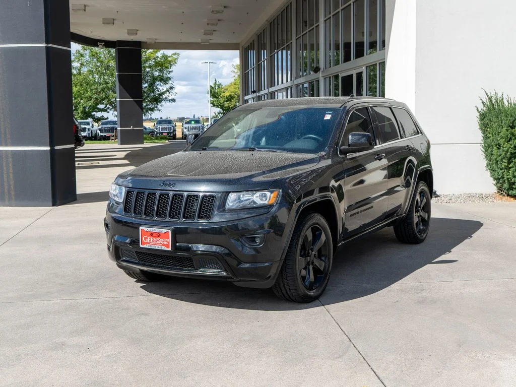 Used 2015 Black Jeep Altitude image 3