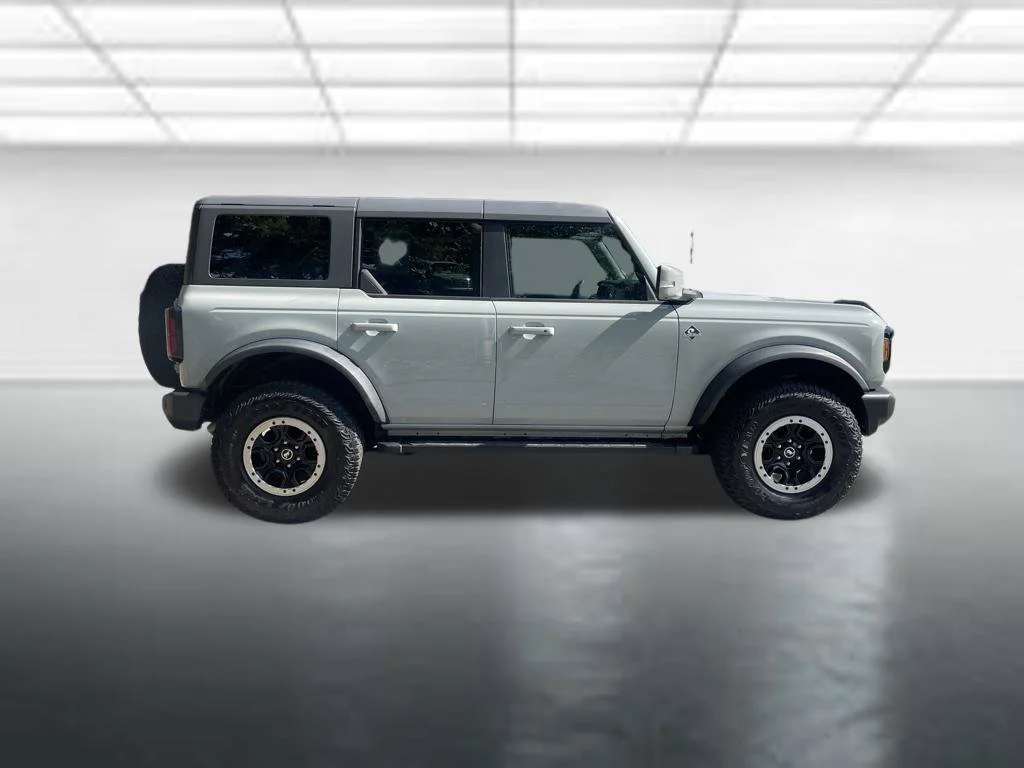 Used 2022 Green Ford Outer Banks image 6