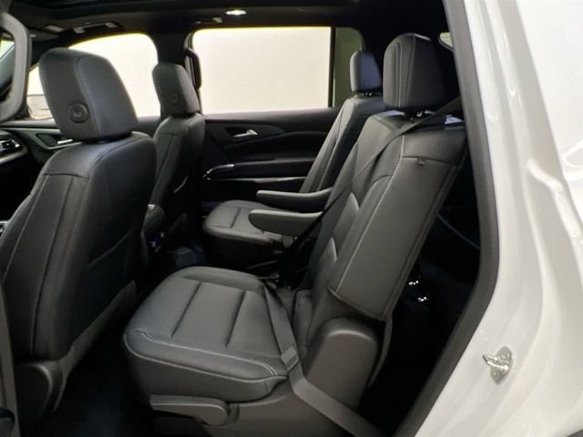 2024 Chevrolet Traverse 2LT - Photo 11