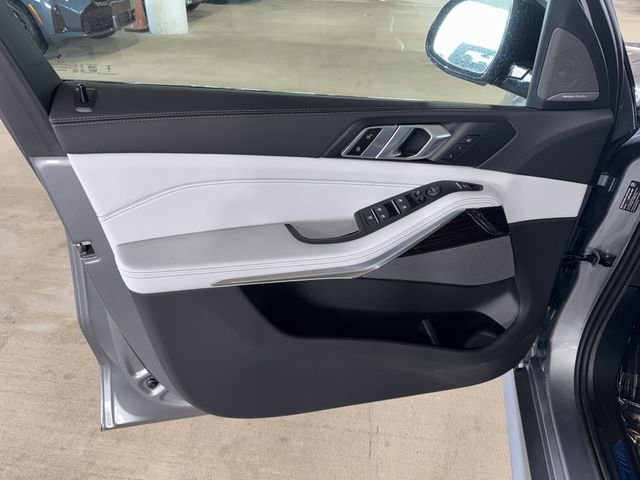 New 2026 Skyscraper Grey Metallic BMW sDrive40i image 17