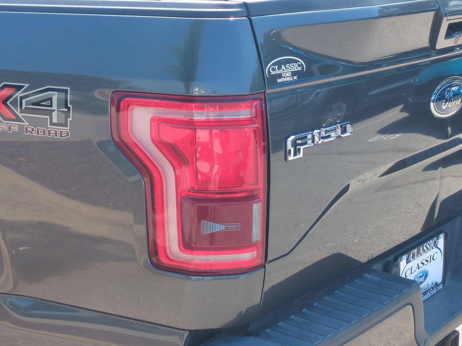 Used 2015 Magnetic Metallic Ford Lariat image 12