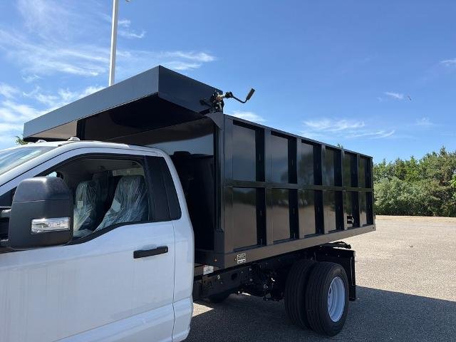 2025 Ford F-600 Super Duty Chassis Cab XL - Photo 33