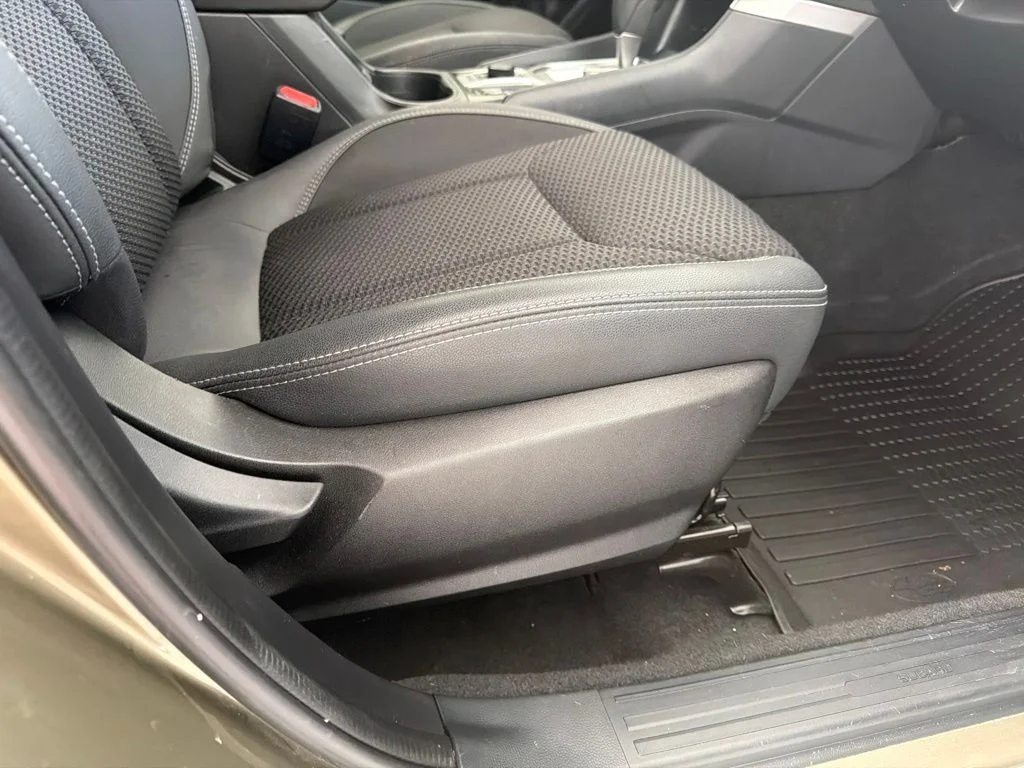 Used 2022 Green Metallic Subaru Premium image 35