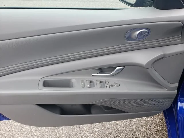 Used 2023 Blue Hyundai SEL image 11
