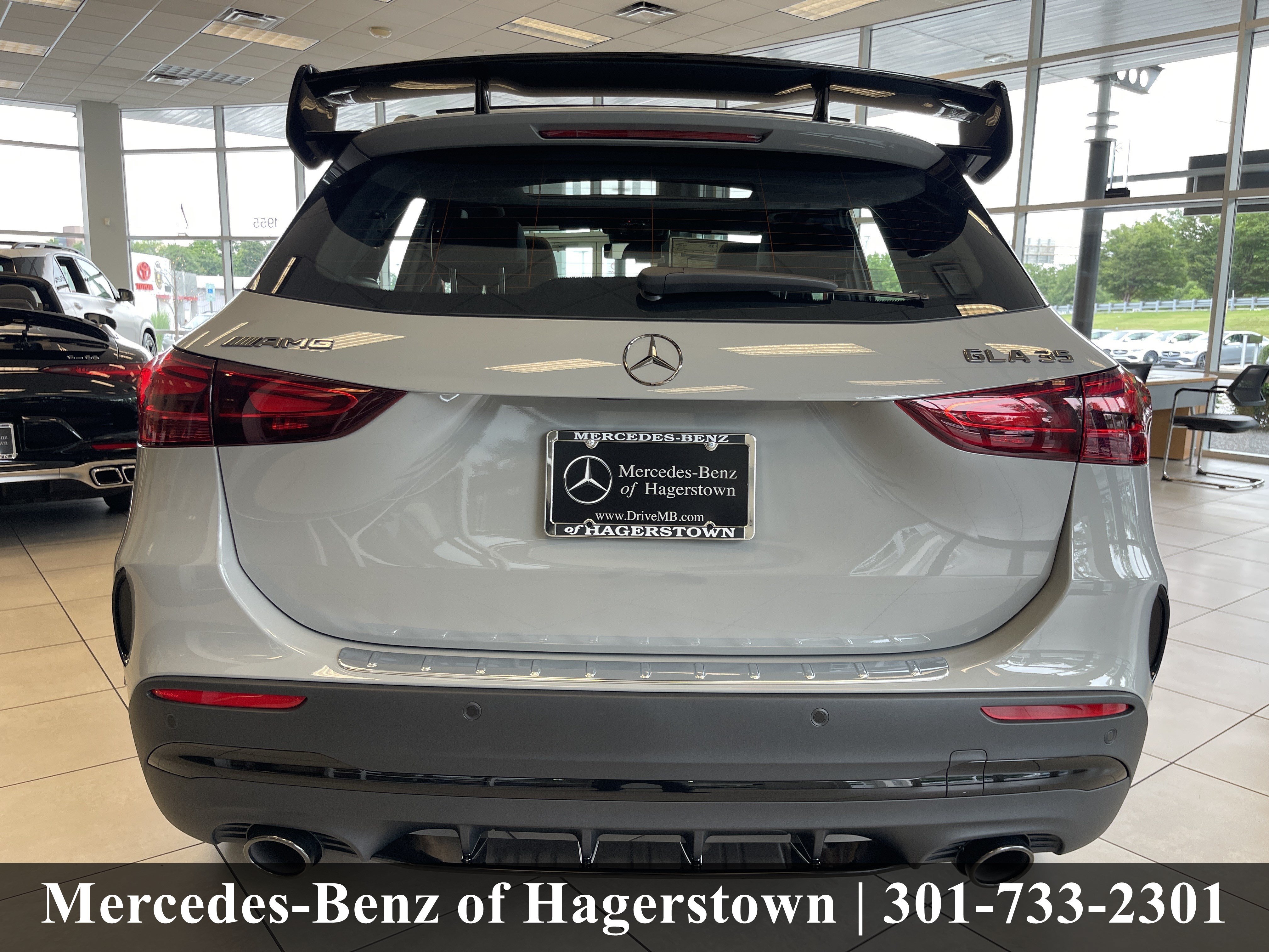 New 2026 MANUFAKTUR Alpine Grey Mercedes-Benz AMG® GLA 35 4MATIC SUV image 20