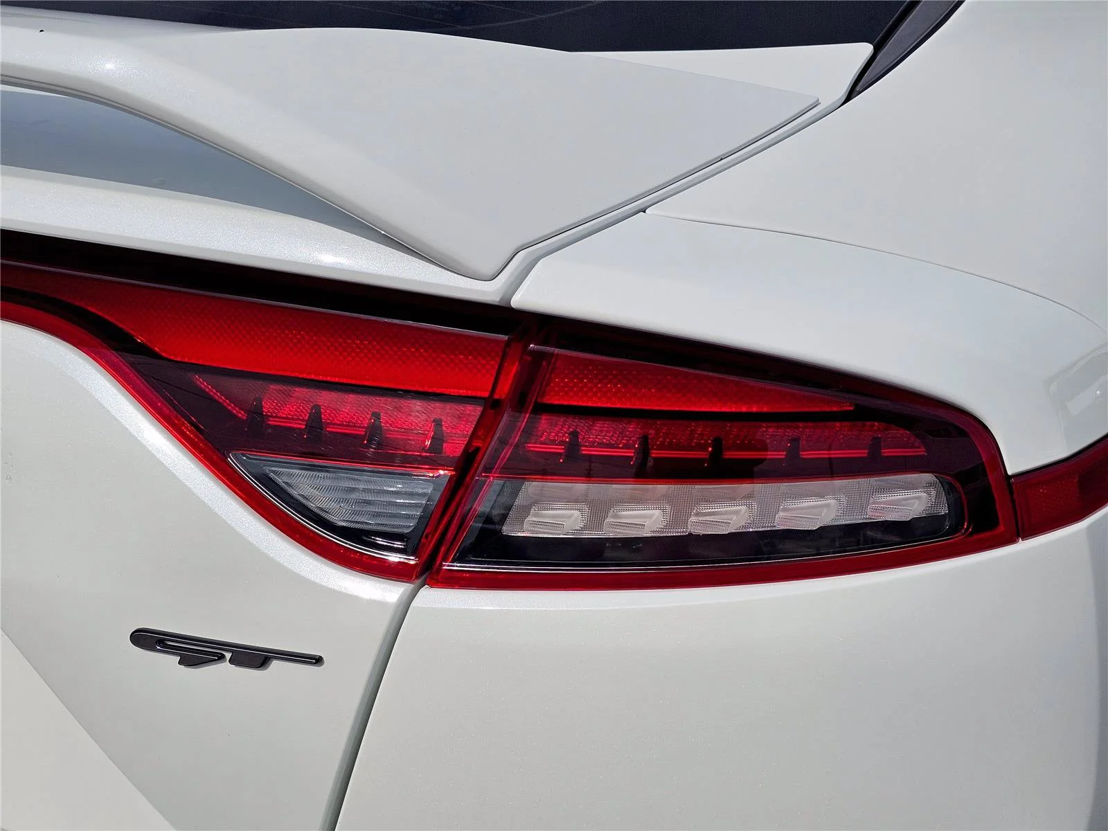 Used 2022 Snow White Pearl Kia GT2 image 10