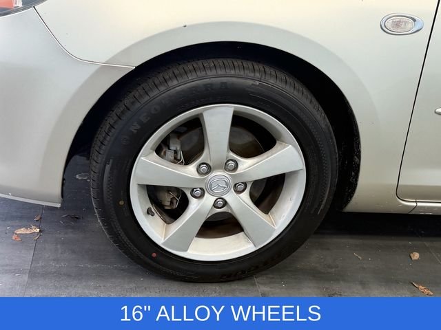 Used 2004 Beige Mazda i Base image 4