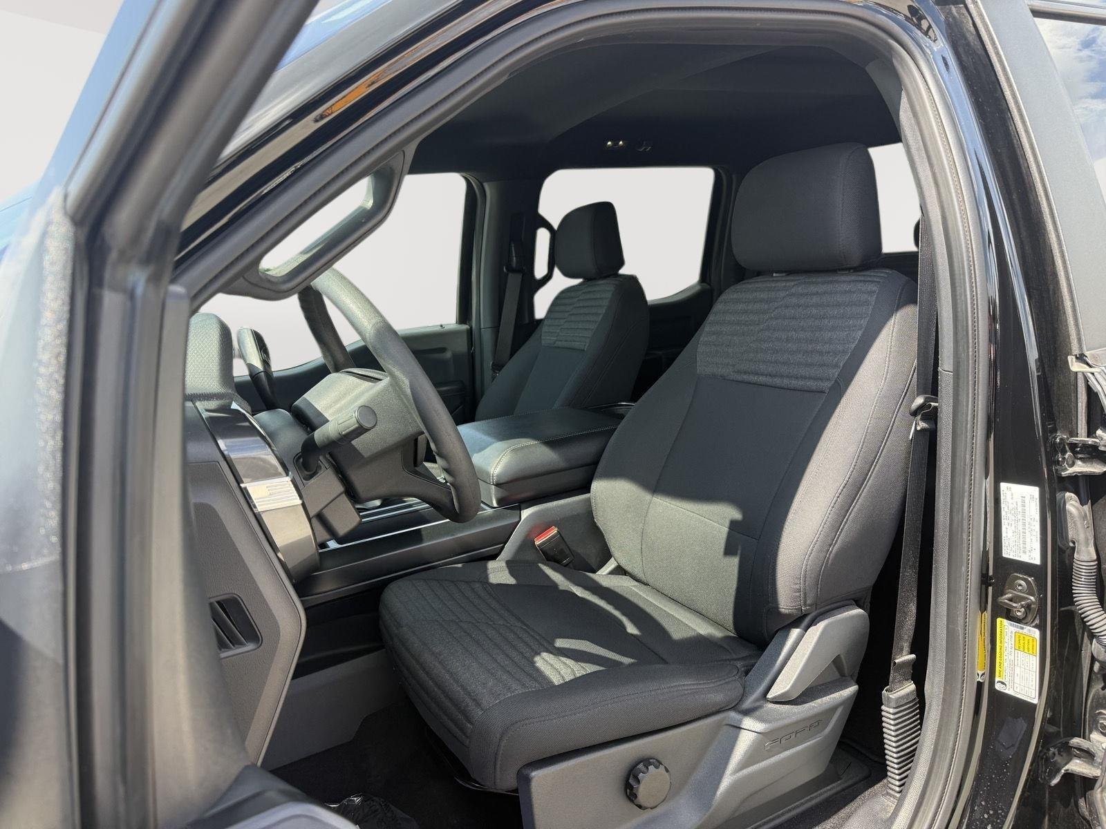Certified Used 2022 Oxford White Ford XLT image 9