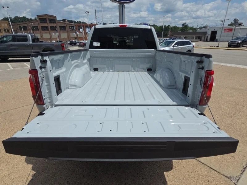 New 2026 Oxford White Ford F-250® XL image 10