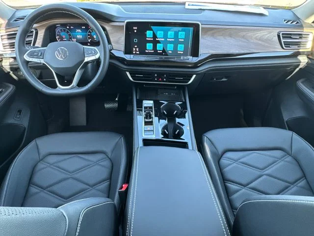 New 2026 Deep Black Pearl Volkswagen SE w/Technology image 29