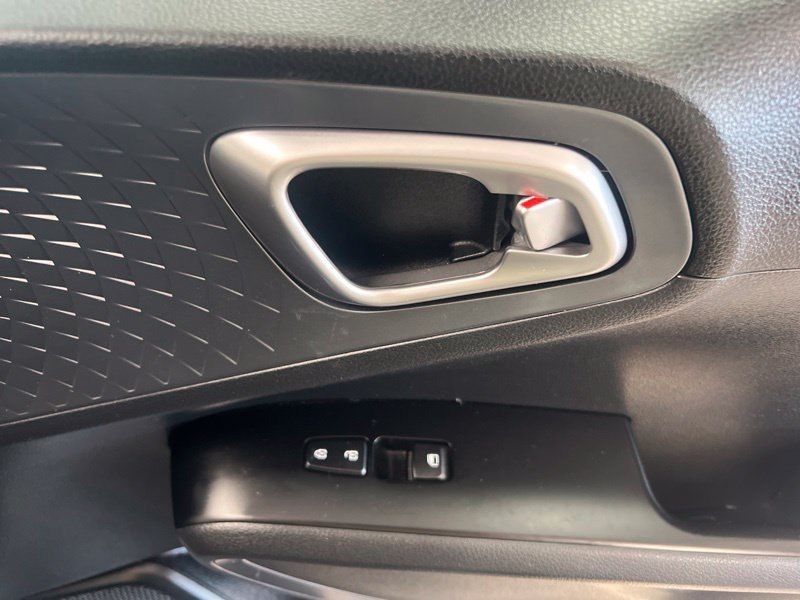 Used 2020 Silver Kia S image 14
