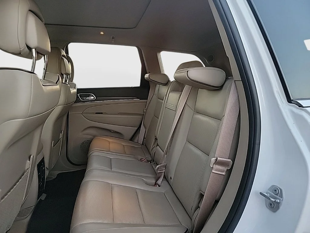 Used 2018 White Jeep Overland image 12