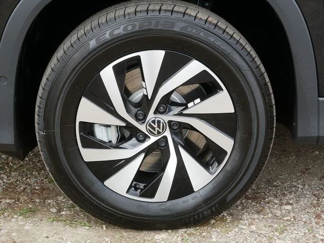 New 2026 Black Volkswagen 2.0T S image 5