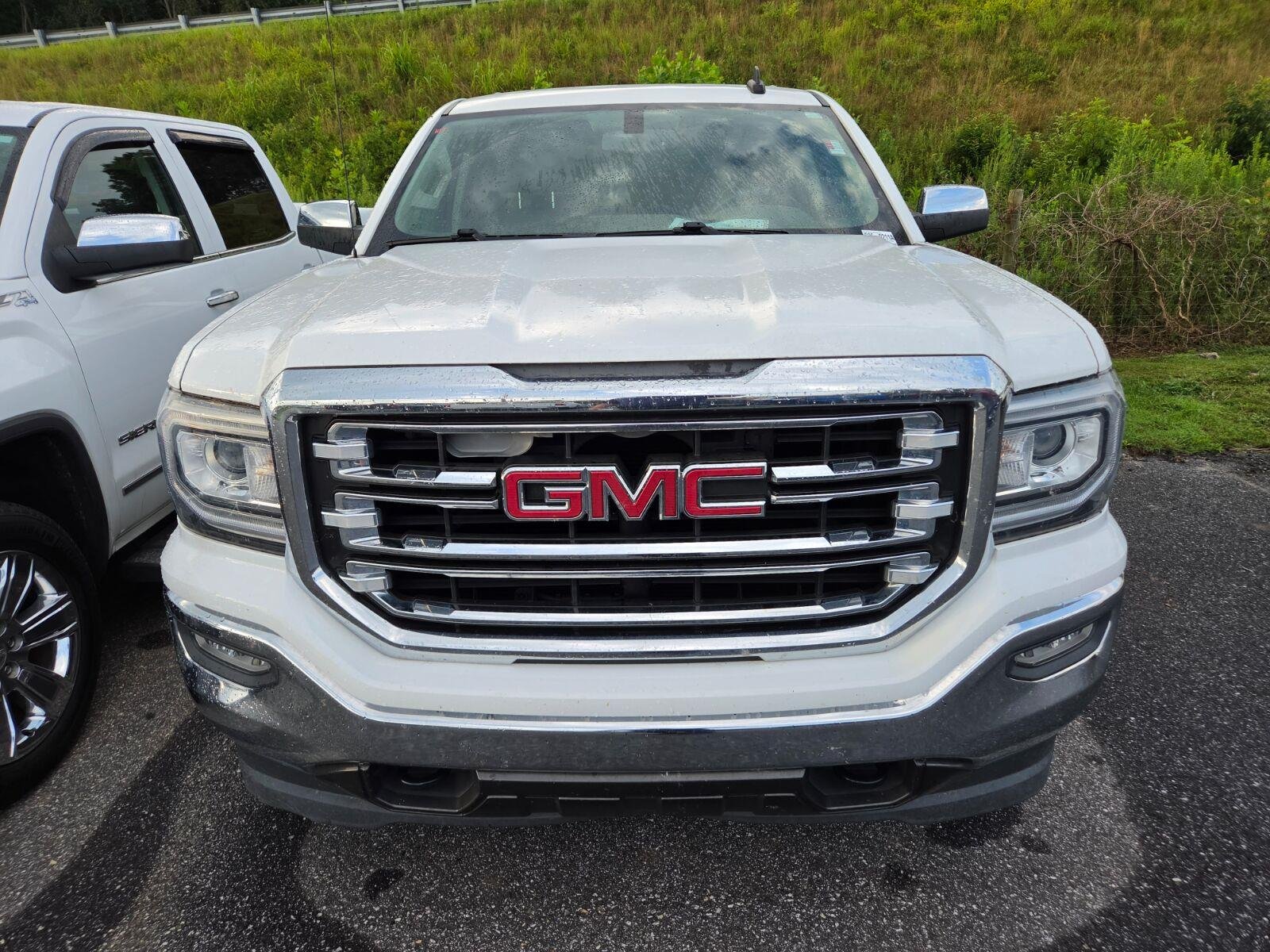 Used 2017 SUMMIT WHITE GMC SLT image 2