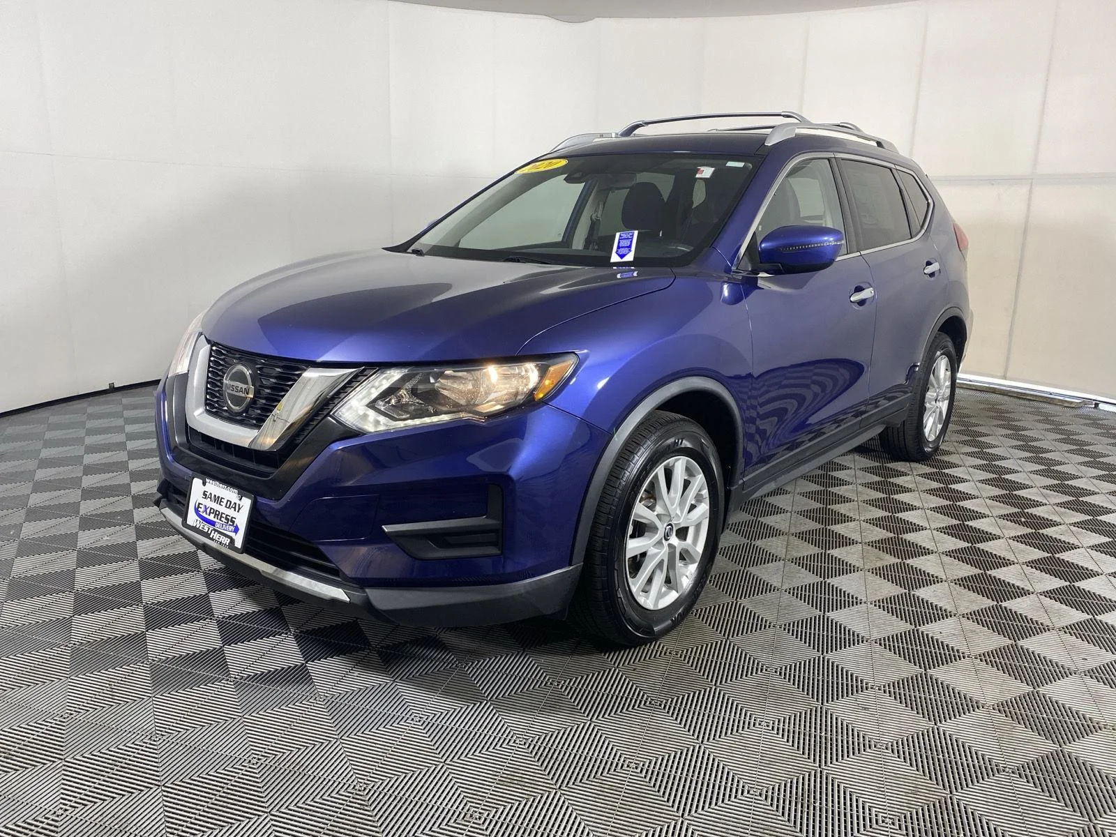 Used 2020 Caspian Blue Metallic Nissan SV image 3