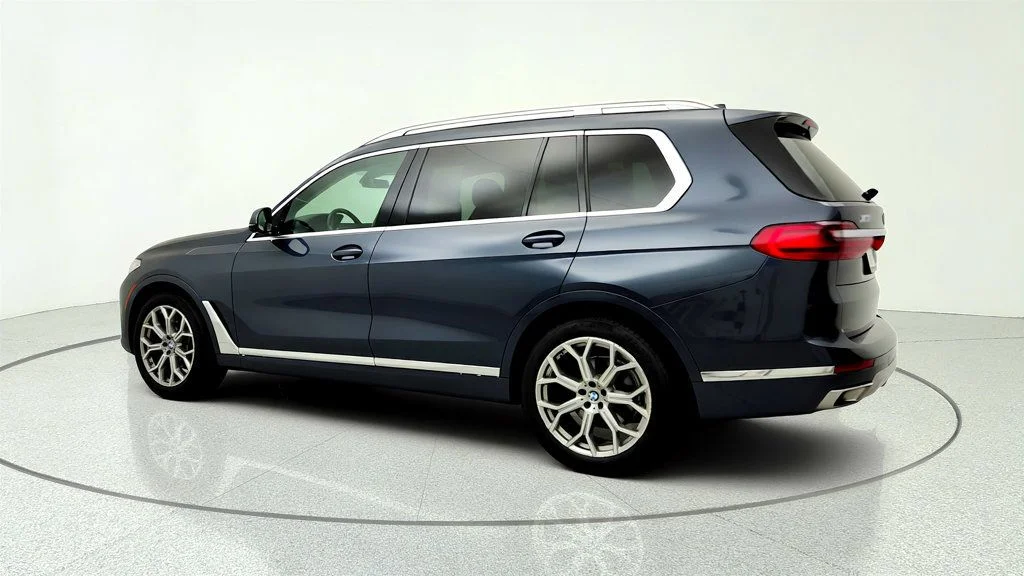 Used 2021 Arctic Grey Metallic BMW xDrive40i SAV w/ Premium, Parking Assistance & Cold Weather Pkgs image 7