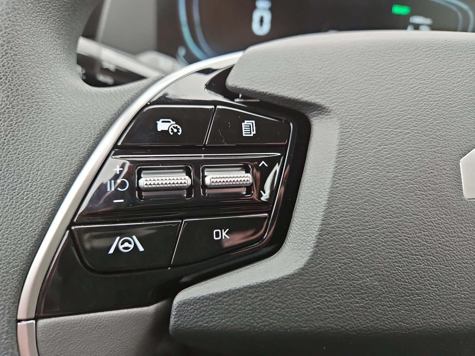 2025 Kia Niro LX - Photo 25