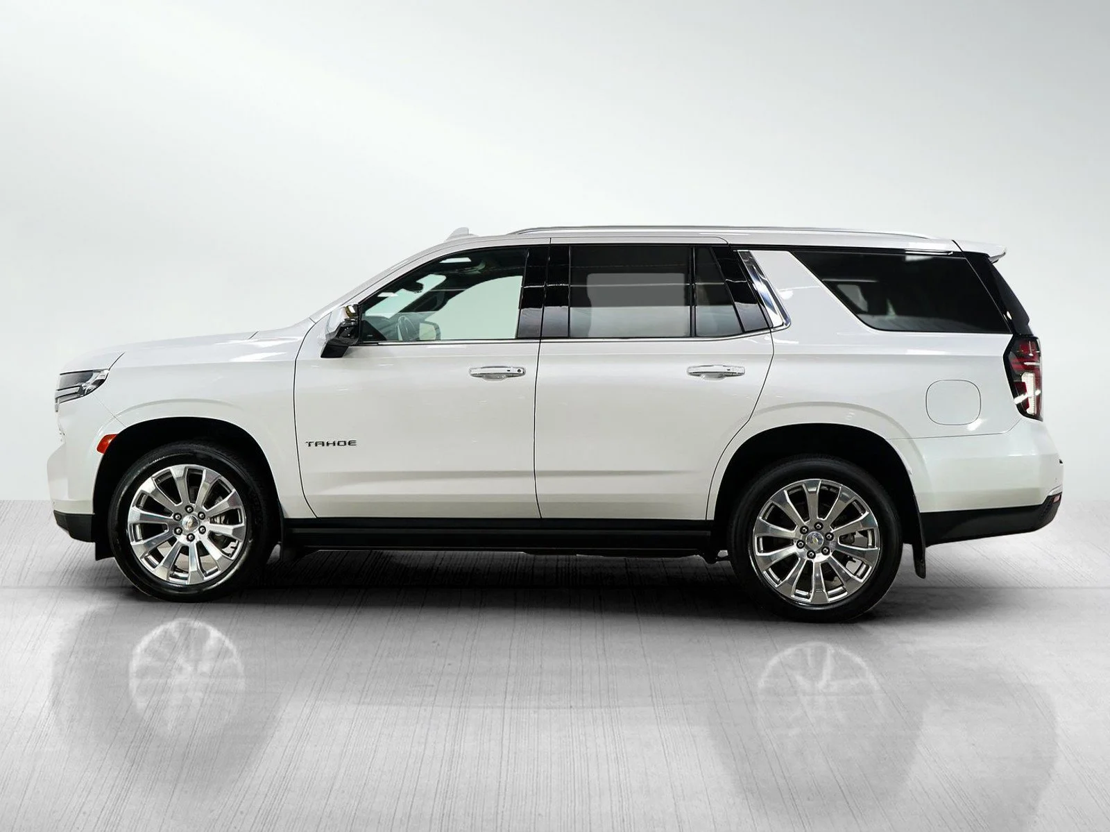 Used 2023 Chevrolet Tahoe Premier with VIN 1GNSKSKT8PR351788 for sale in Burnsville, Minnesota