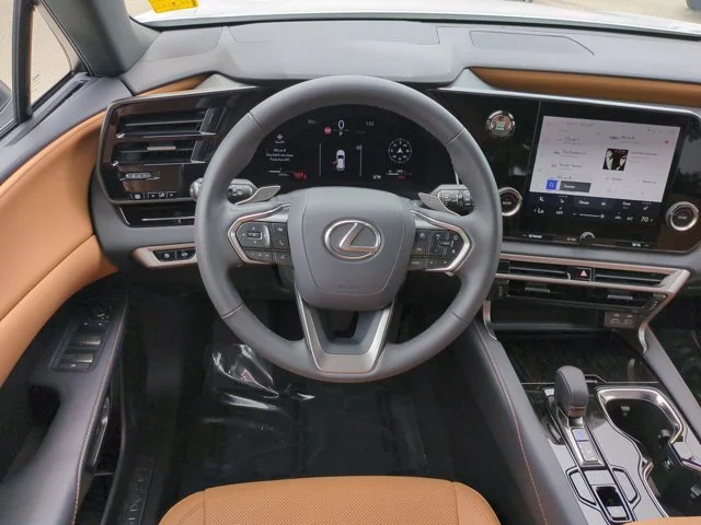 Certified Used 2025  Lexus 350 image 15