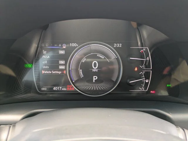 Used 2025 Iridium Lexus 300h image 25