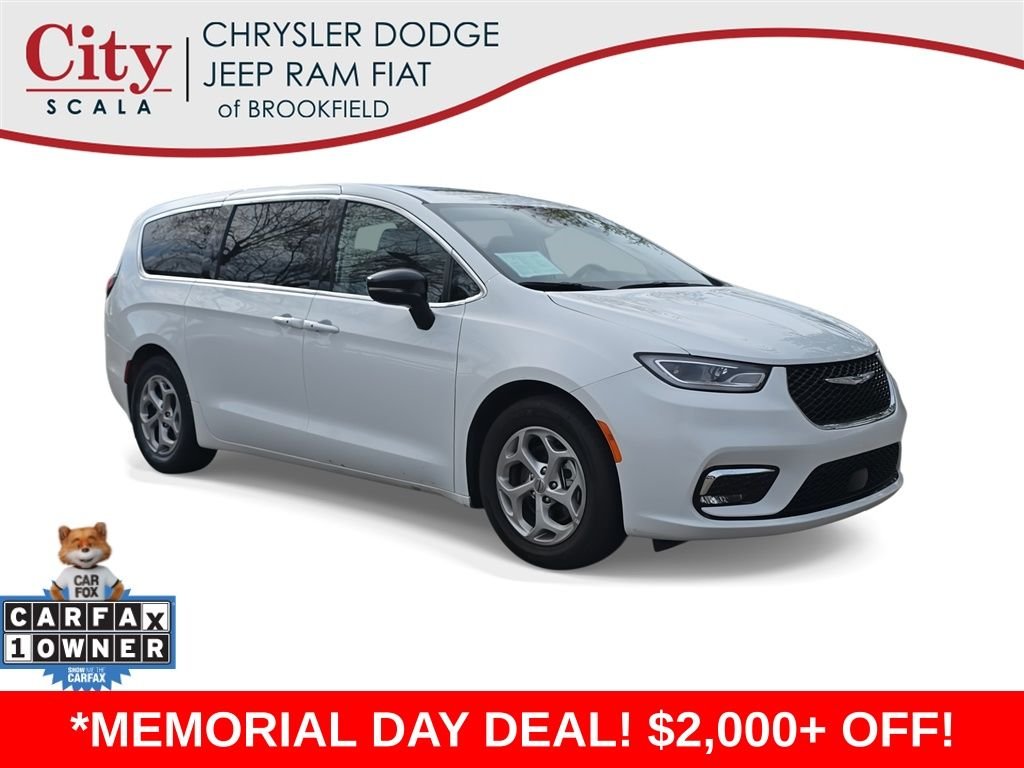 2024 Chrysler Pacifica Limited's photo